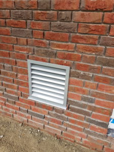 Fenster, Türen und geglättete Elektro-Wogen – Chris und Kati bauen ein Haus