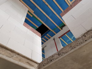 Fenster, Türen und geglättete Elektro-Wogen – Chris und Kati bauen ein Haus